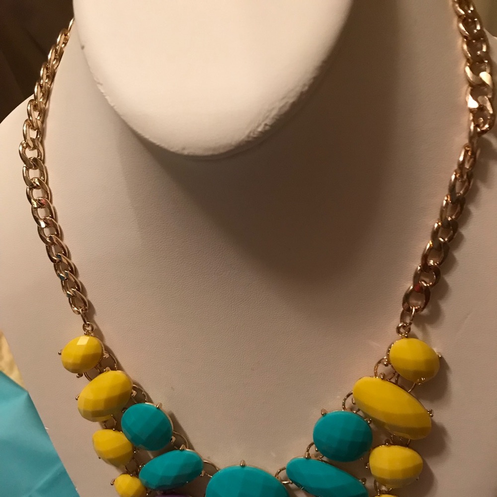 New Charming Charlie Necklace - Picture 2 of 3